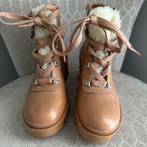 Aqua Gilca Block Heel Leather Ankle Boots